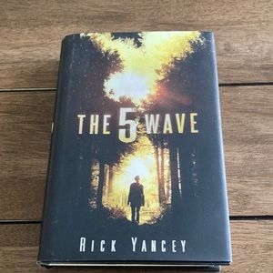 The 5th Wave by Rick Yancey